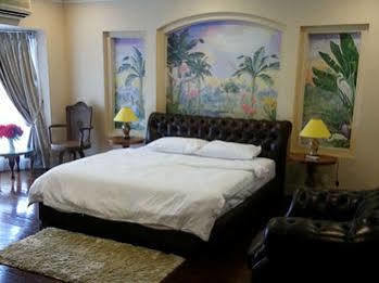 Marina Travellers Suite @ Marina Court Resort Condo 2*