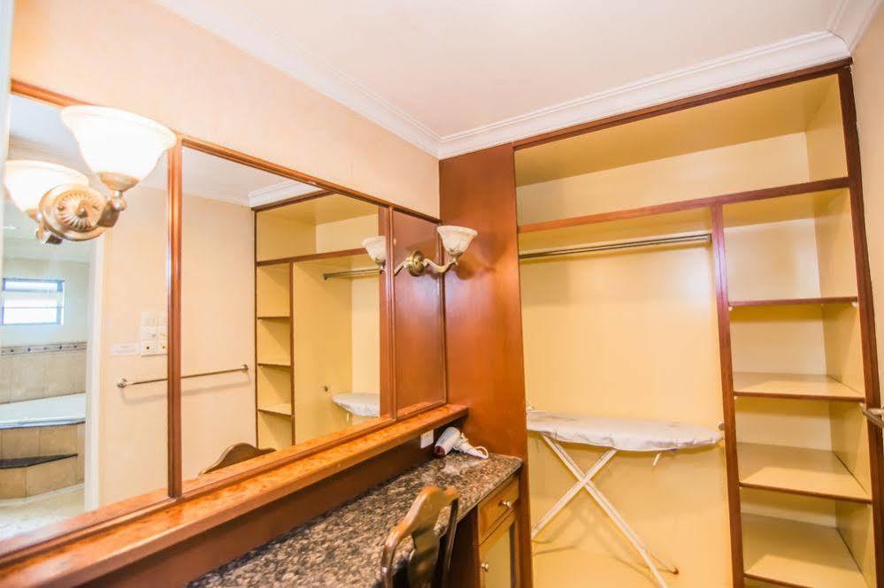 Hotel Marina Travellers Suite @ Marina Court Resort Condo 2*